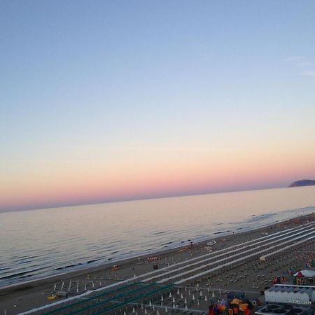 Hotel Diplomatic Riccione Zewnętrze zdjęcie