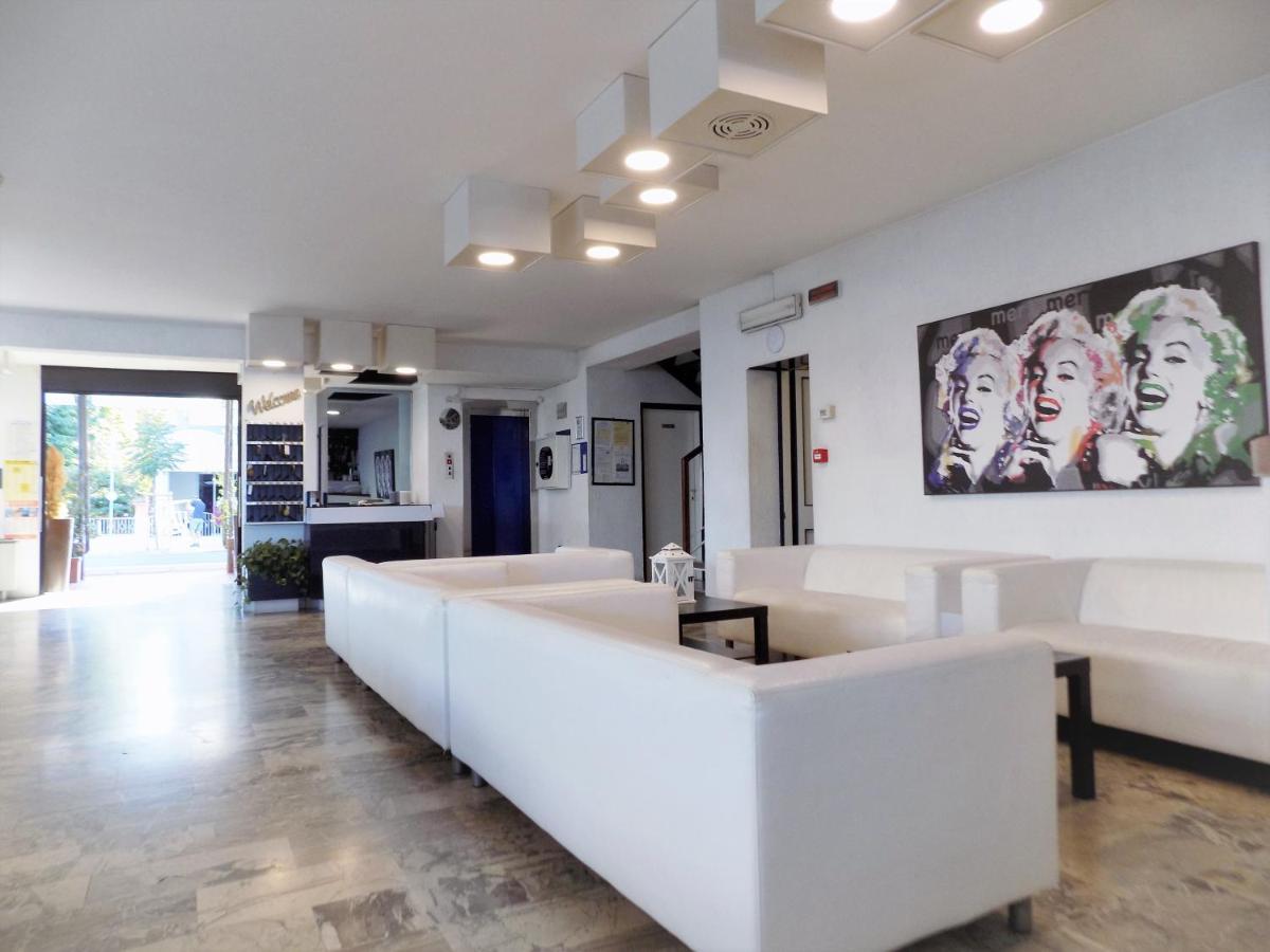 Hotel Diplomatic Riccione Zewnętrze zdjęcie