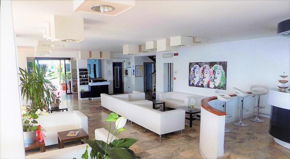 Hotel Diplomatic Riccione Zewnętrze zdjęcie